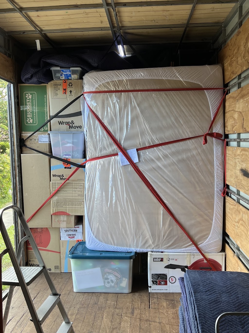 Charm Removals | 5 Lakes Dr, Tweed Heads West NSW 2485, Australia | Phone: 1300 113 552