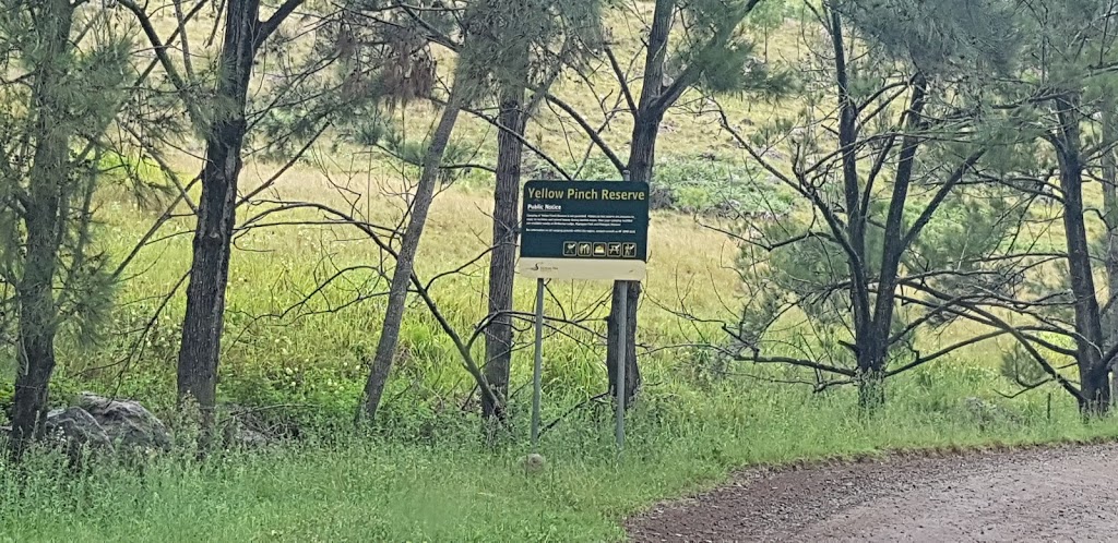 Yellowpinch Carpark | parking | Mount Barney, Mountbarney Lodge, 1093 Upper Logan Rd, Mount Barney QLD 4287, Australia