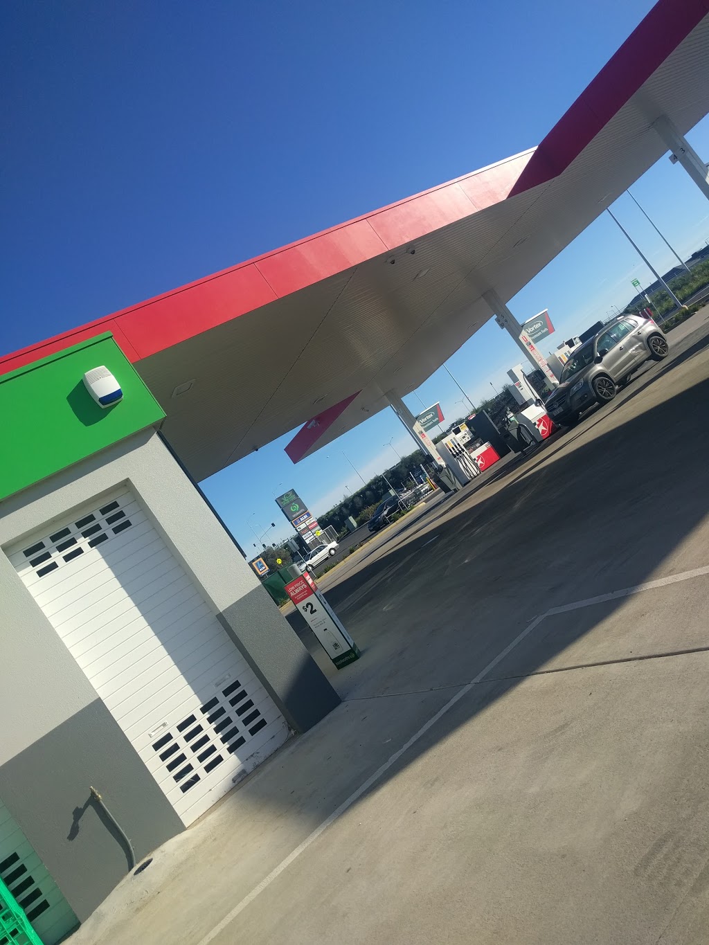 Safeway Caltex | gas station | 205 Greens Rd, Wyndham Vale VIC 3024, Australia | 1300655055 OR +61 1300 655 055