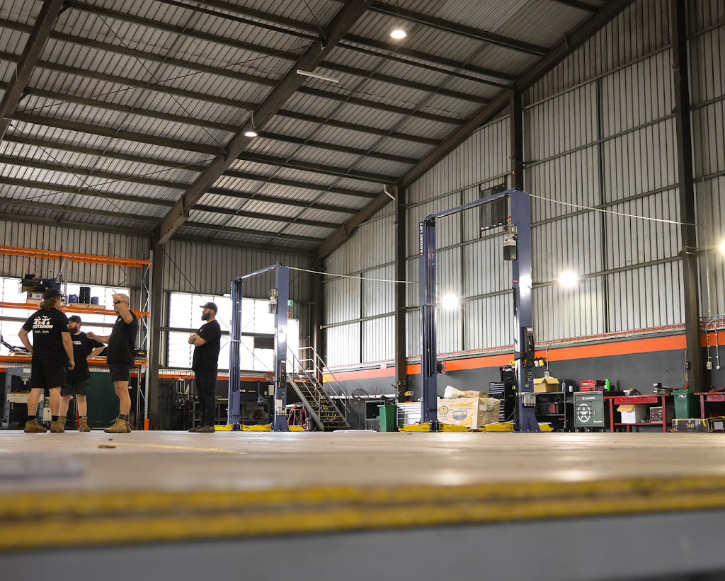 Mick Tighe 4x4 & Outdoor | 11 Mort St, Newtown QLD 4350, Australia | Phone: (07) 4632 9782