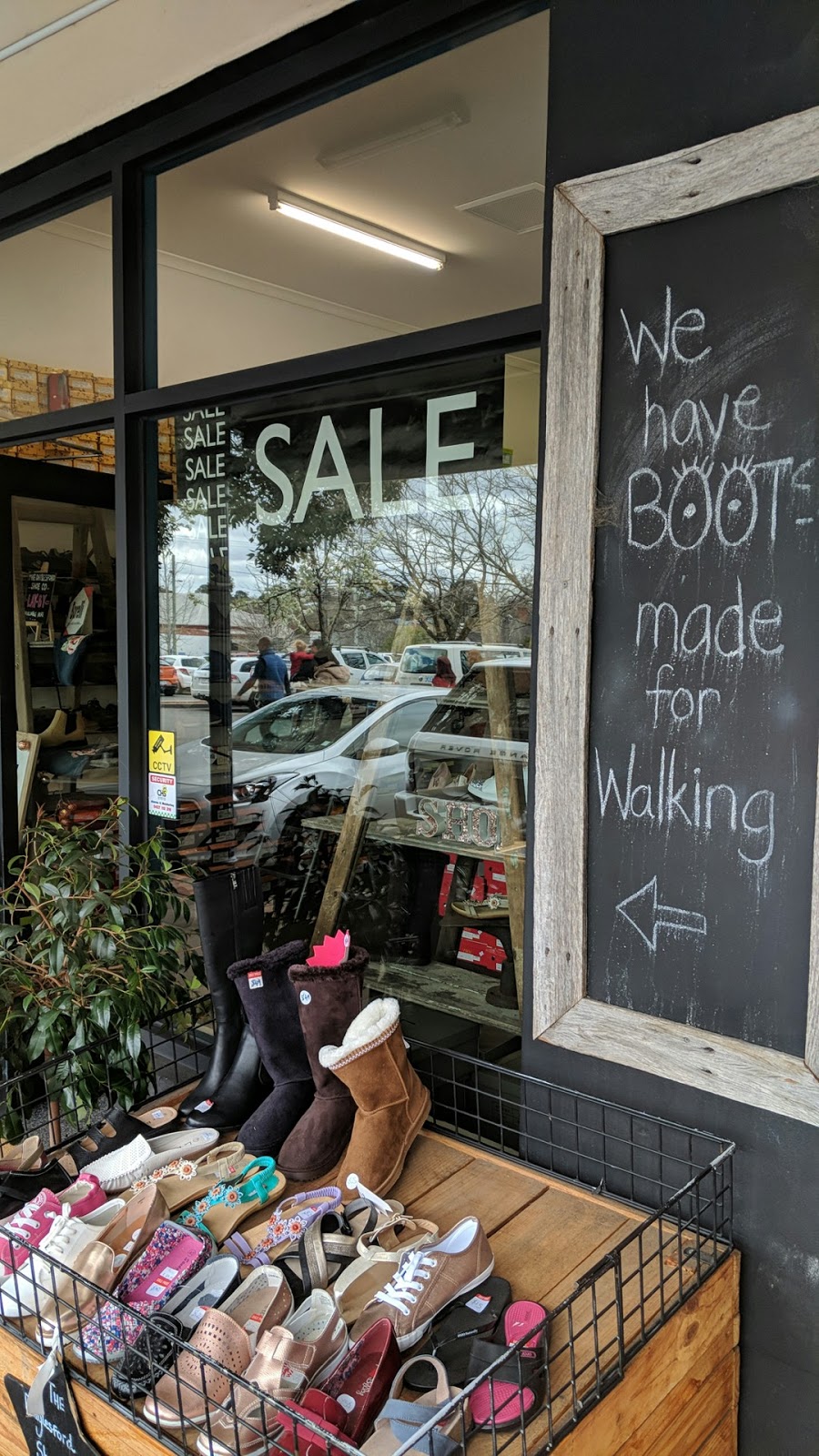 Daylesford Shoes | 5 Park Ln, Daylesford VIC 3460, Australia | Phone: 0404 866 713