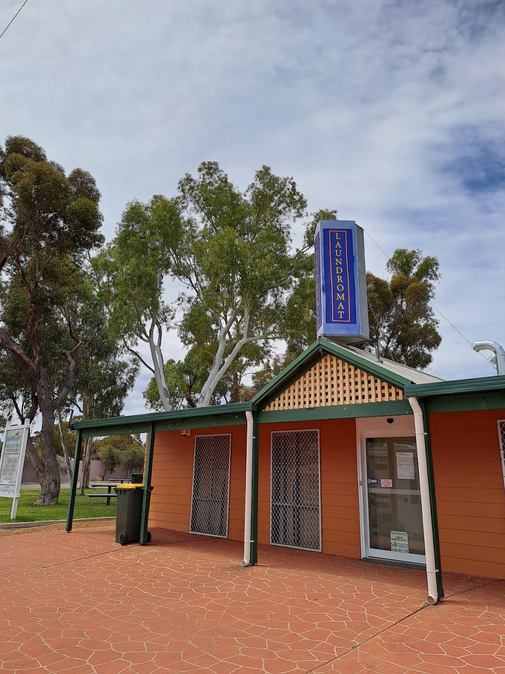 Laundromat | 68 Roberts St, Norseman WA 6443, Australia | Phone: (08) 9039 1205