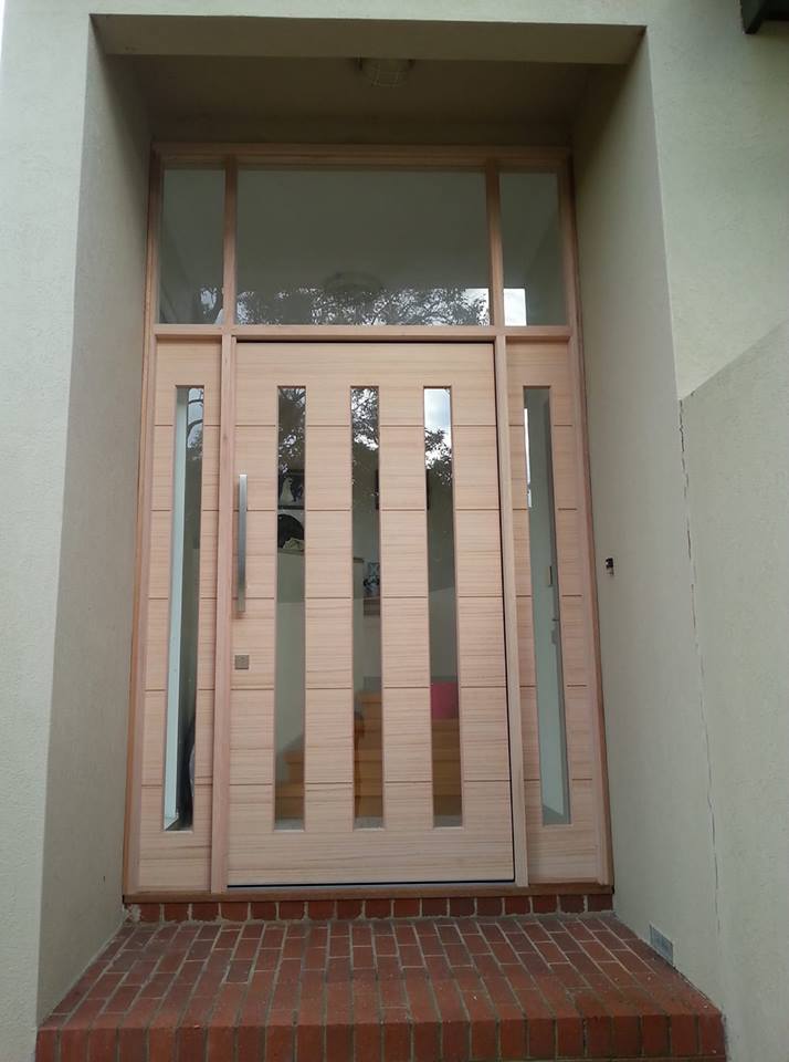 WELL HUNG Doors by Neil | Fleetwood Dr, Narre Warren VIC 3810, Australia | Phone: 0418 712 097