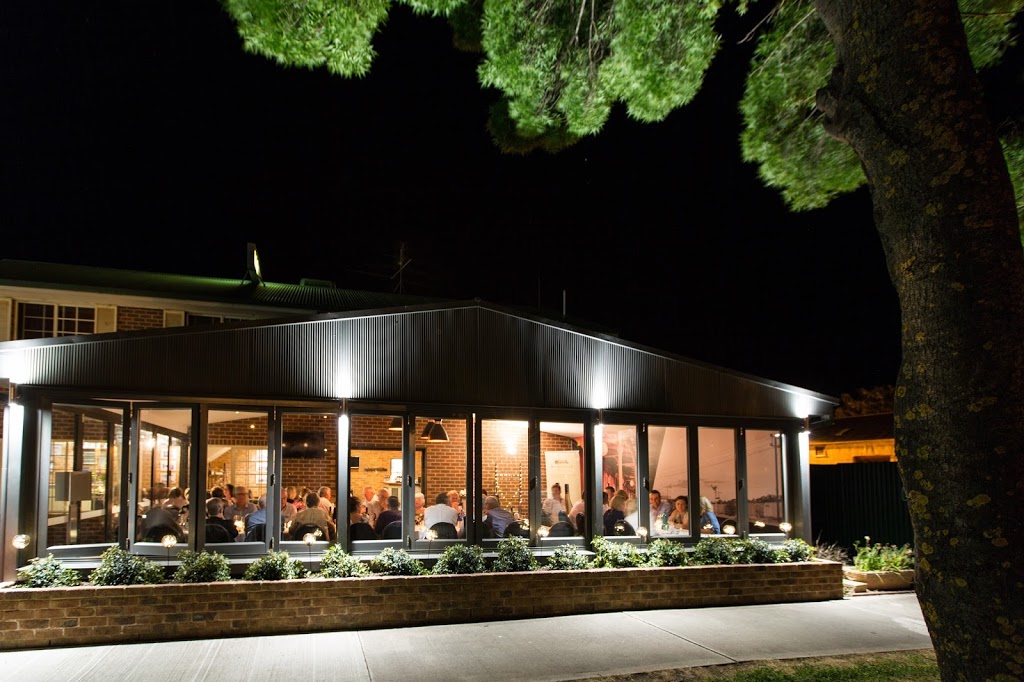 The Roundhouse Restaurant | restaurant | 39 Seignior St, Junee NSW 2663, Australia | 0269243255 OR +61 2 6924 3255