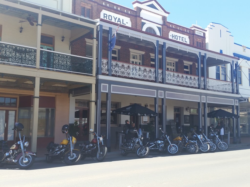 Royal Hotel | restaurant | 173 Main St, West Wyalong NSW 2671, Australia | 0269724337 OR +61 2 6972 4337