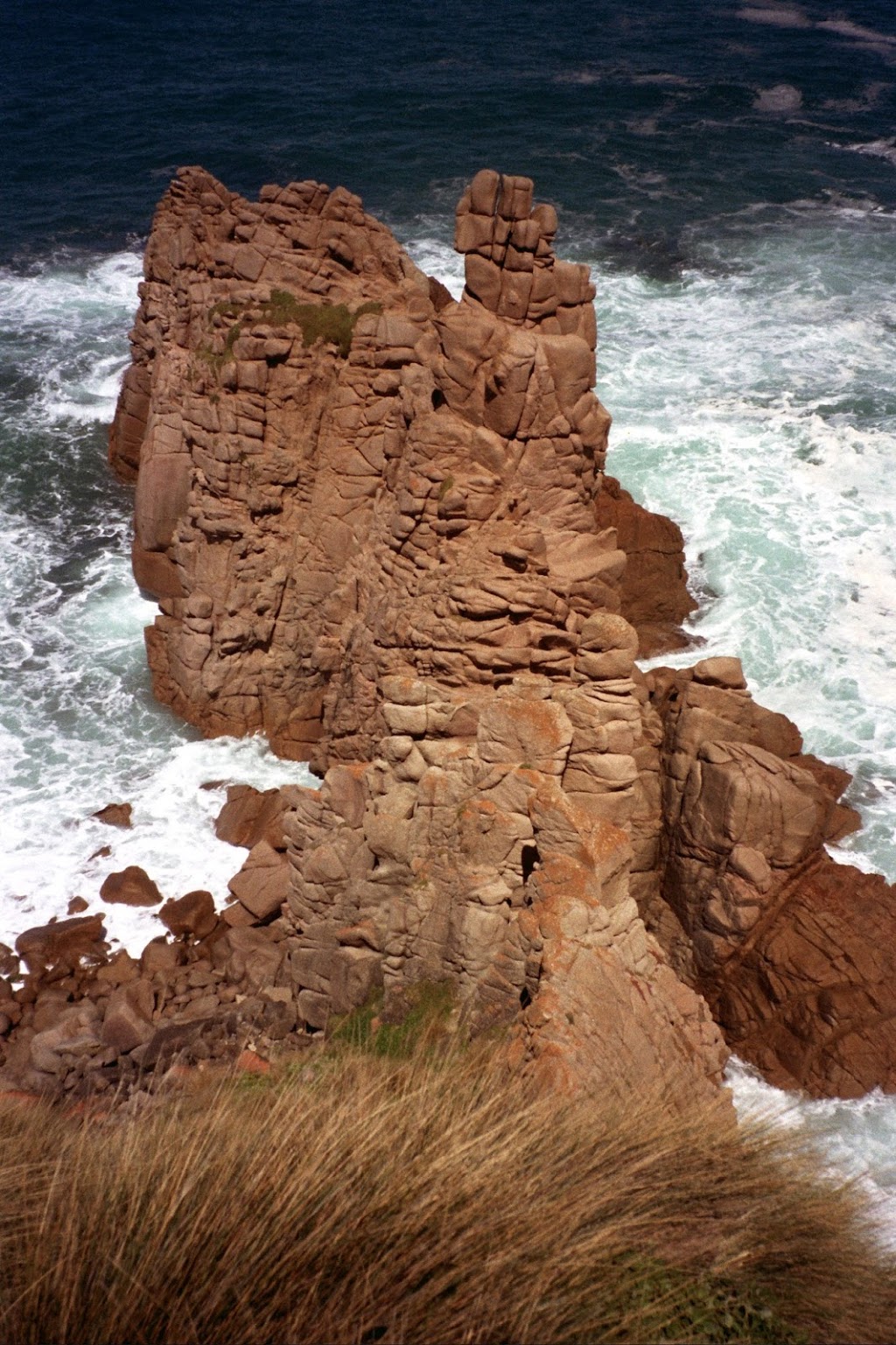 Lorne Scenic Beach Roadside Parking | parking | 2300 Great Ocean Rd, Lorne VIC 3232, Australia