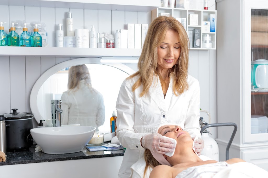 Appletree Beauty Studio ​ | 11 Apple Tree Ct, Meringandan West QLD 4352, Australia | Phone: 0439 424 284