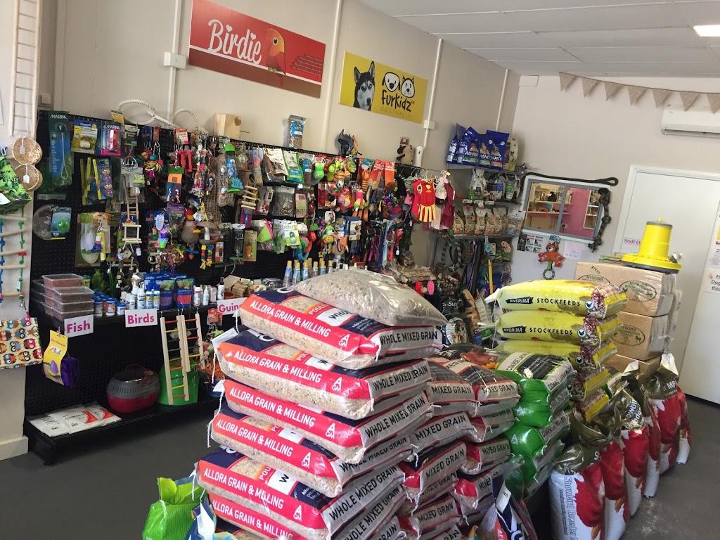 Mons Produce & Pet Suplies | pet store | Shop 1/145 Bryants Rd, Loganholme QLD 4129, Australia | 0734725243 OR +61 7 3472 5243