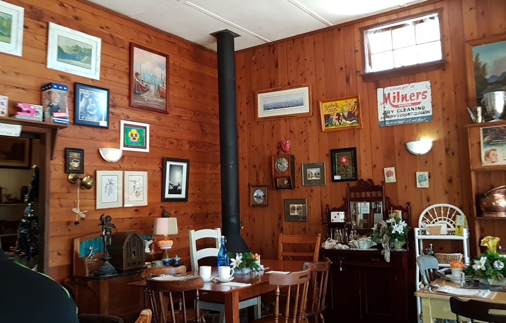 Goombungee Antiques & Country Wares | home goods store | 105 Mocatta St, Goombungee QLD 4354, Australia | 0746965166 OR +61 7 4696 5166