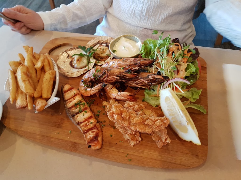 Merry Street Restaurant & Bar | restaurant | 3A, Merry St, Kioloa NSW 2539, Australia | 0244572020 OR +61 2 4457 2020