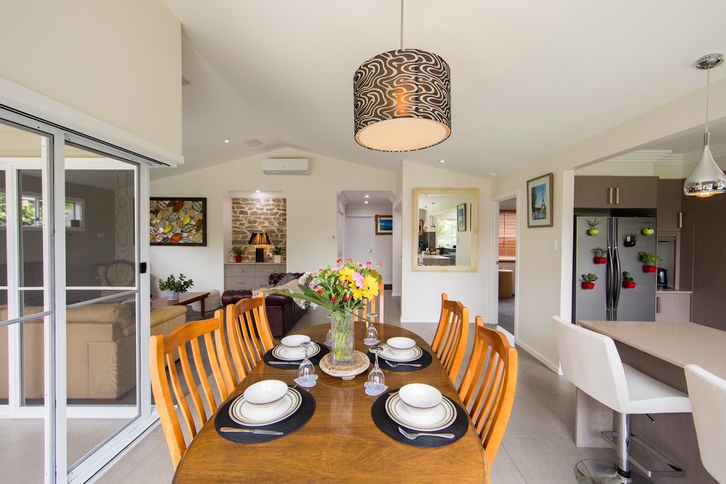 Armidale Cottage | unit 2/61A Barney St, Armidale NSW 2350, Australia | Phone: 0434 491 126