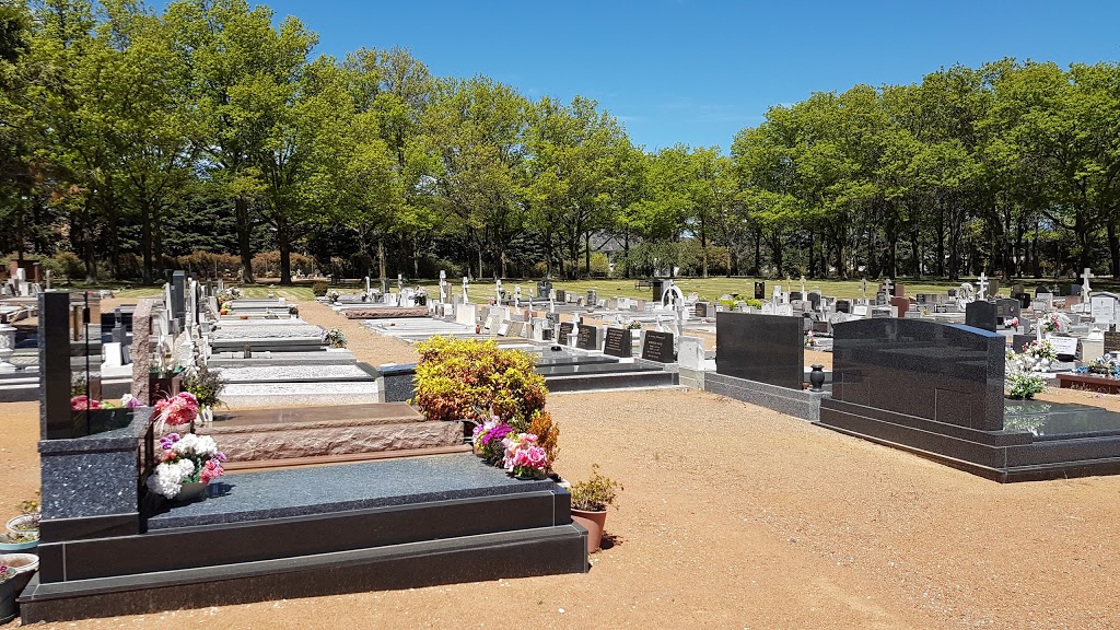 Woden Cemetery | cemetery | Justinian St, Phillip ACT 2606, Australia | 0262040200 OR +61 2 6204 0200