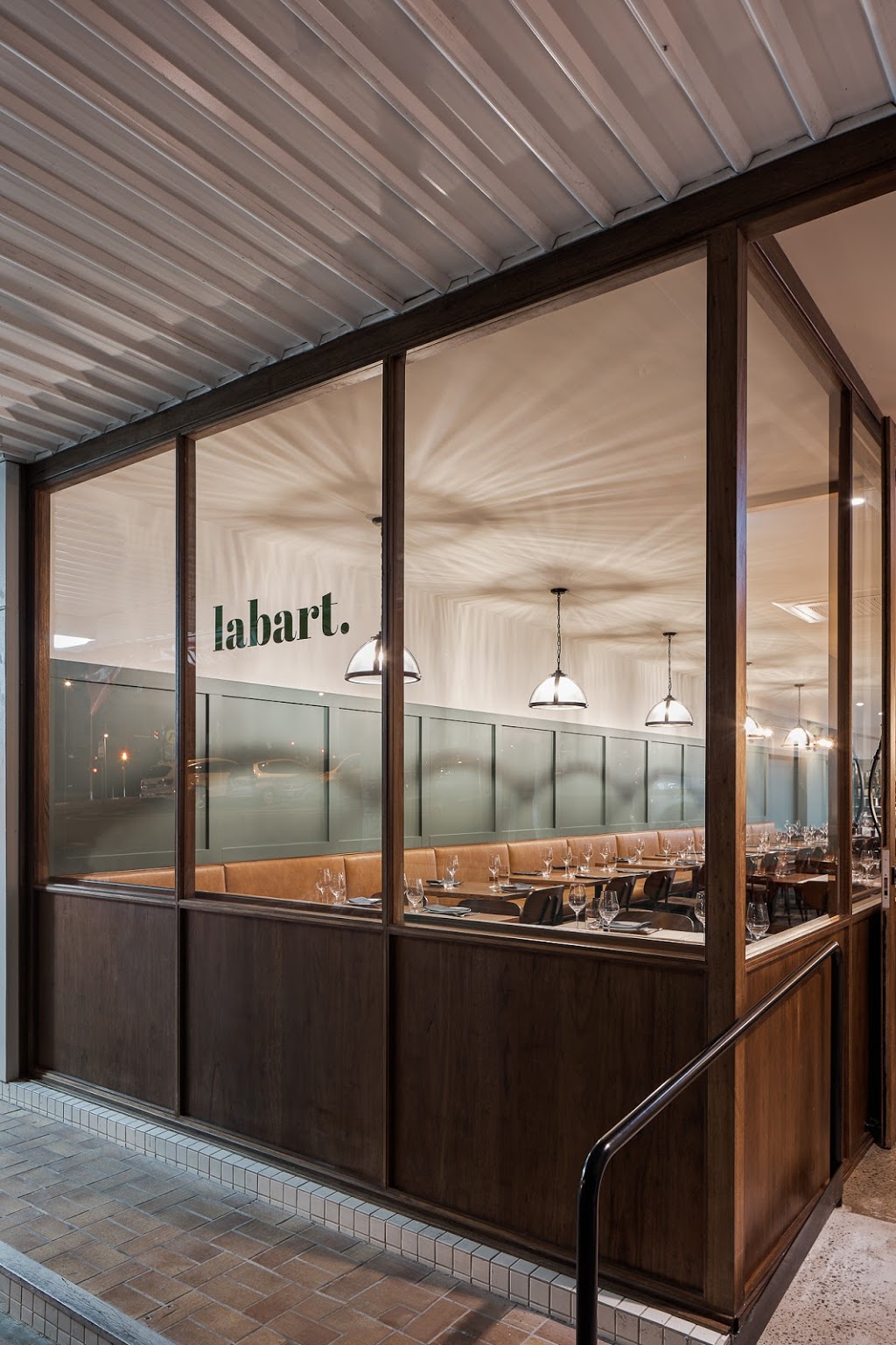 Restaurant Labart | restaurant | 2a/8 West St, Burleigh Heads QLD 4220, Australia | 0755763498 OR +61 7 5576 3498
