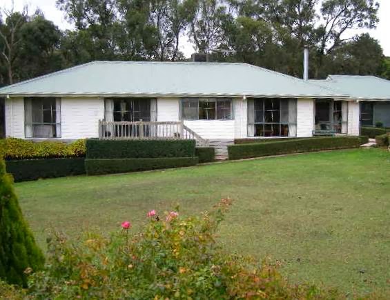 White Rose Cottage | lodging | 822 Chum Creek Road, Healesville VIC 3777, Australia | 0359621192 OR +61 3 5962 1192