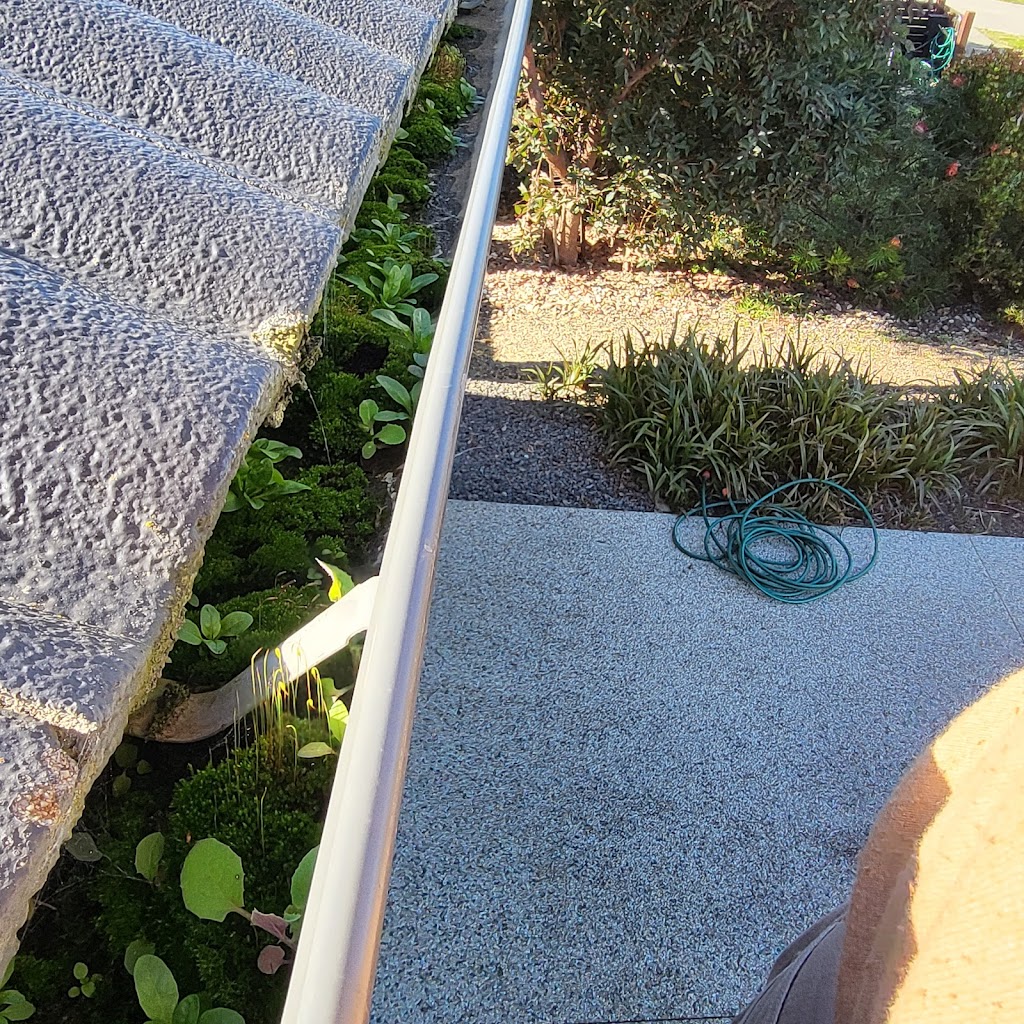 Gutterly clean | 24 McMahon Ave, Armstrong Creek VIC 3217, Australia | Phone: 0405 129 553