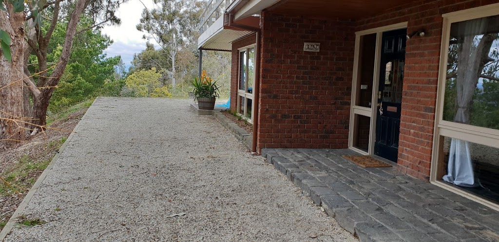 Sunrise Bush Retreat overlooking Lake Eildon | 1786 Maintongoon Rd, Maintongoon VIC 3714, Australia | Phone: 0408 866 208