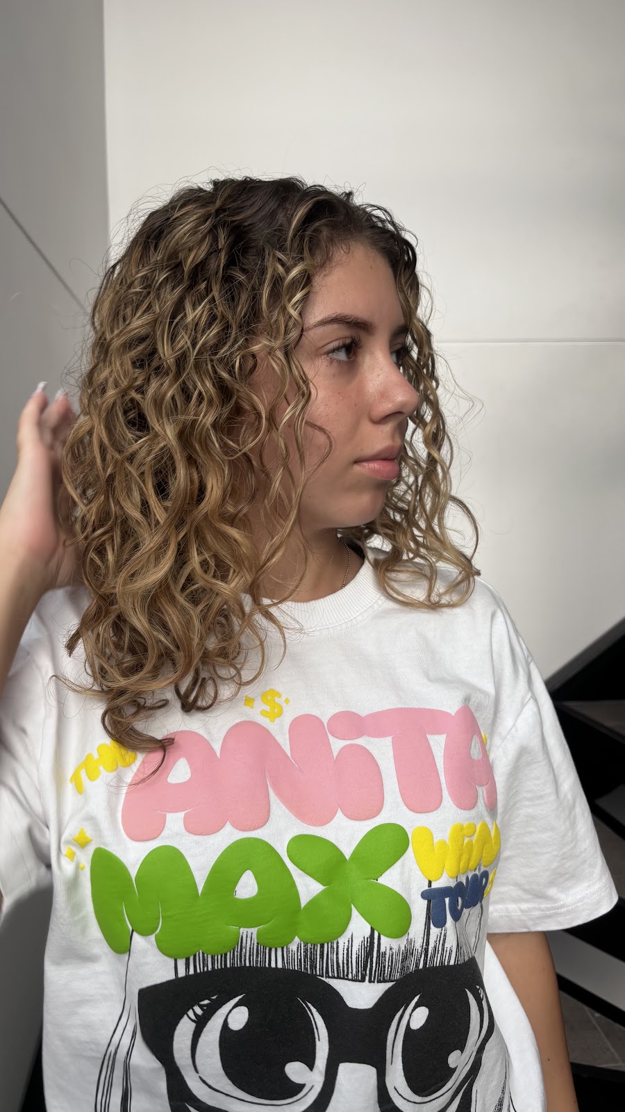 Gossip Curls | Bobadah St, Kingsgrove NSW 2208, Australia | Phone: 0459 125 604