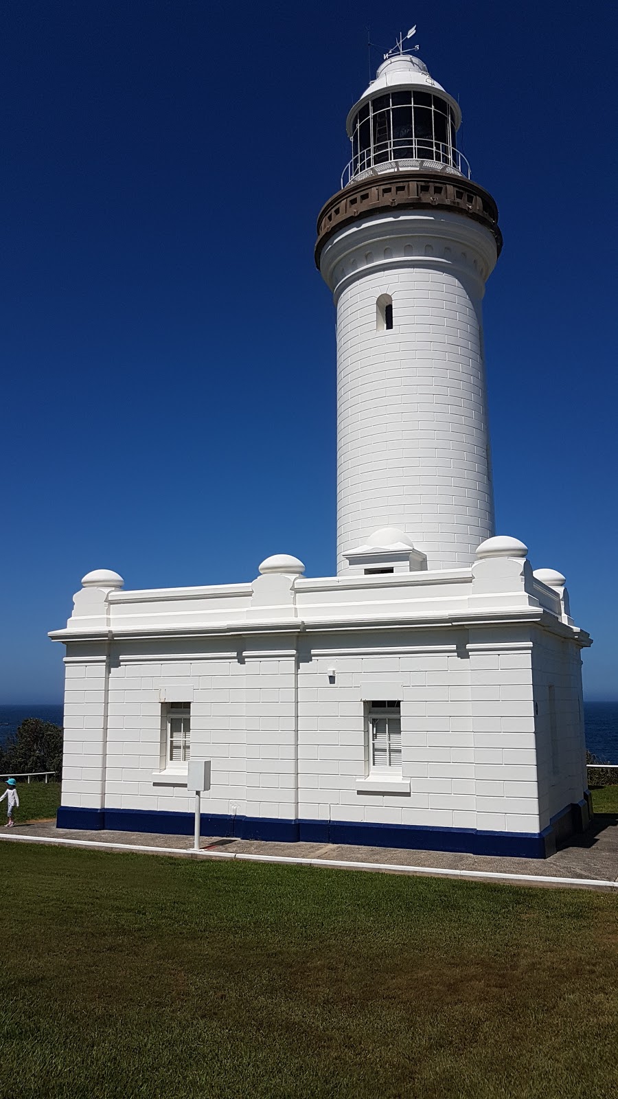 Norah Head Lighthouse Quarters | lodging | 40 Bush St, Norah Head NSW 2263, Australia | 0452564102 OR +61 452 564 102