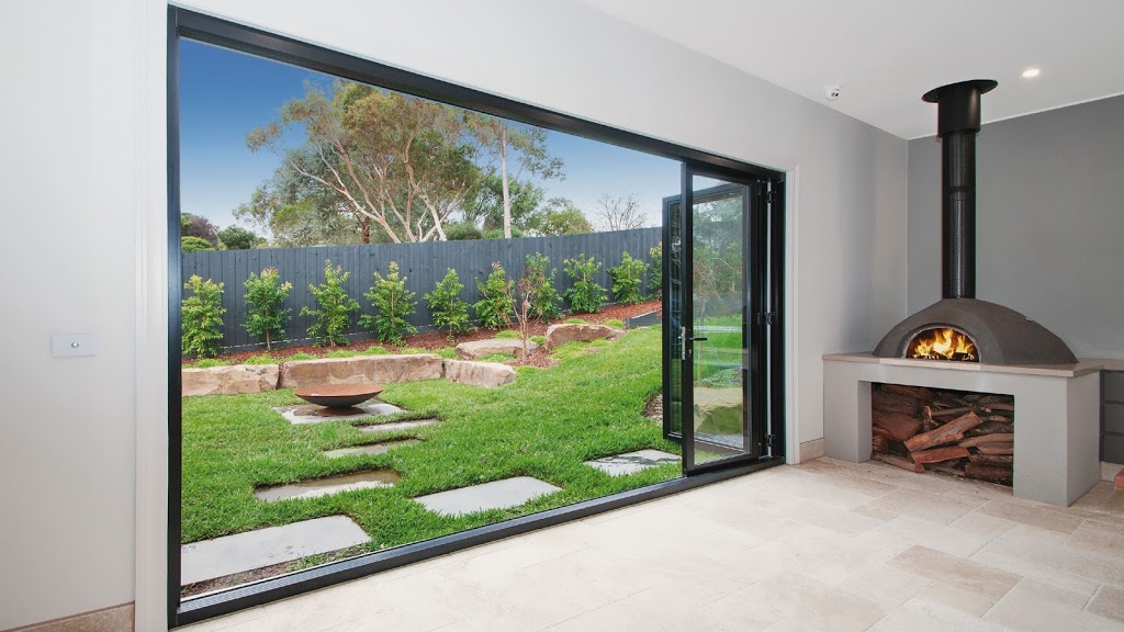 Bradnams Windows & Doors | store | 10-12 Munro Rd, Emerald QLD 4720, Australia | 0748439100 OR +61 7 4843 9100