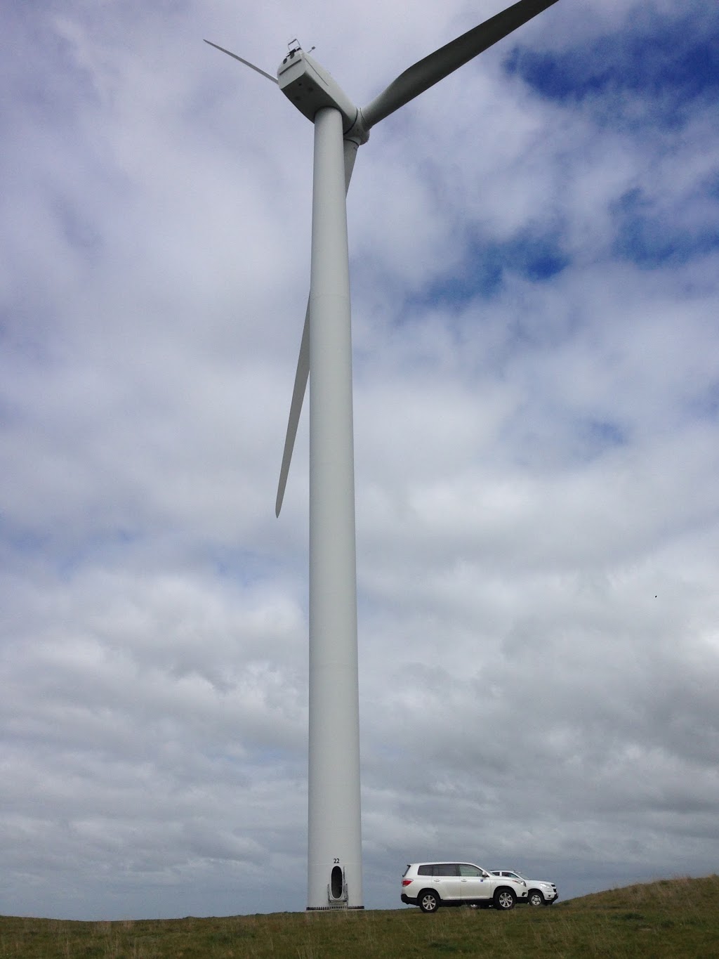 AGL Oaklands Hill Wind Farm | Glenthompson-Caramut Rd, Glenthompson VIC 3293, Australia | Phone: 1800 039 600