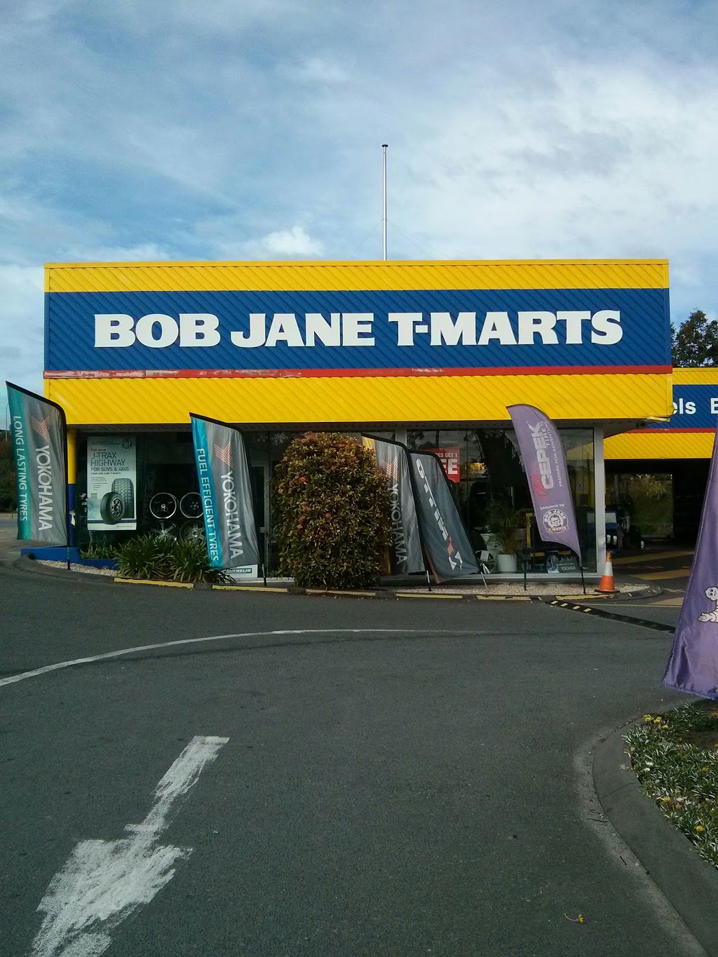 Bob Jane T-Marts Nerang | car repair | 83 Spencer Road, Cnr Pappas Way, Carrara QLD 4211, Australia | 0755274100 OR +61 7 5527 4100