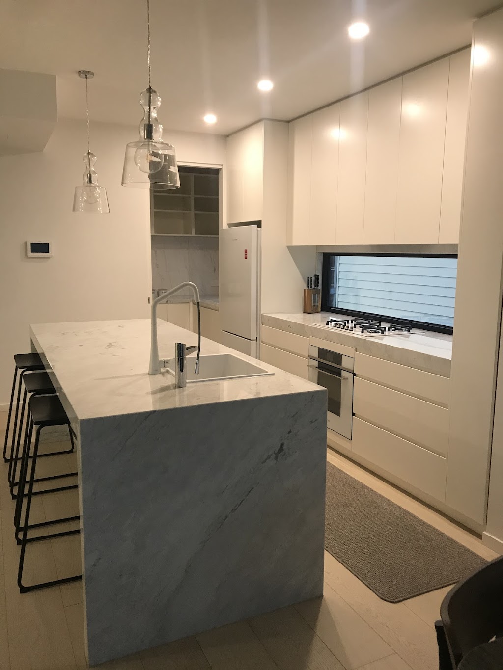 Luxurious four bedroom House with Oceanview | 2/33 Noel St, Apollo Bay VIC 3233, Australia | Phone: 0474 642 476