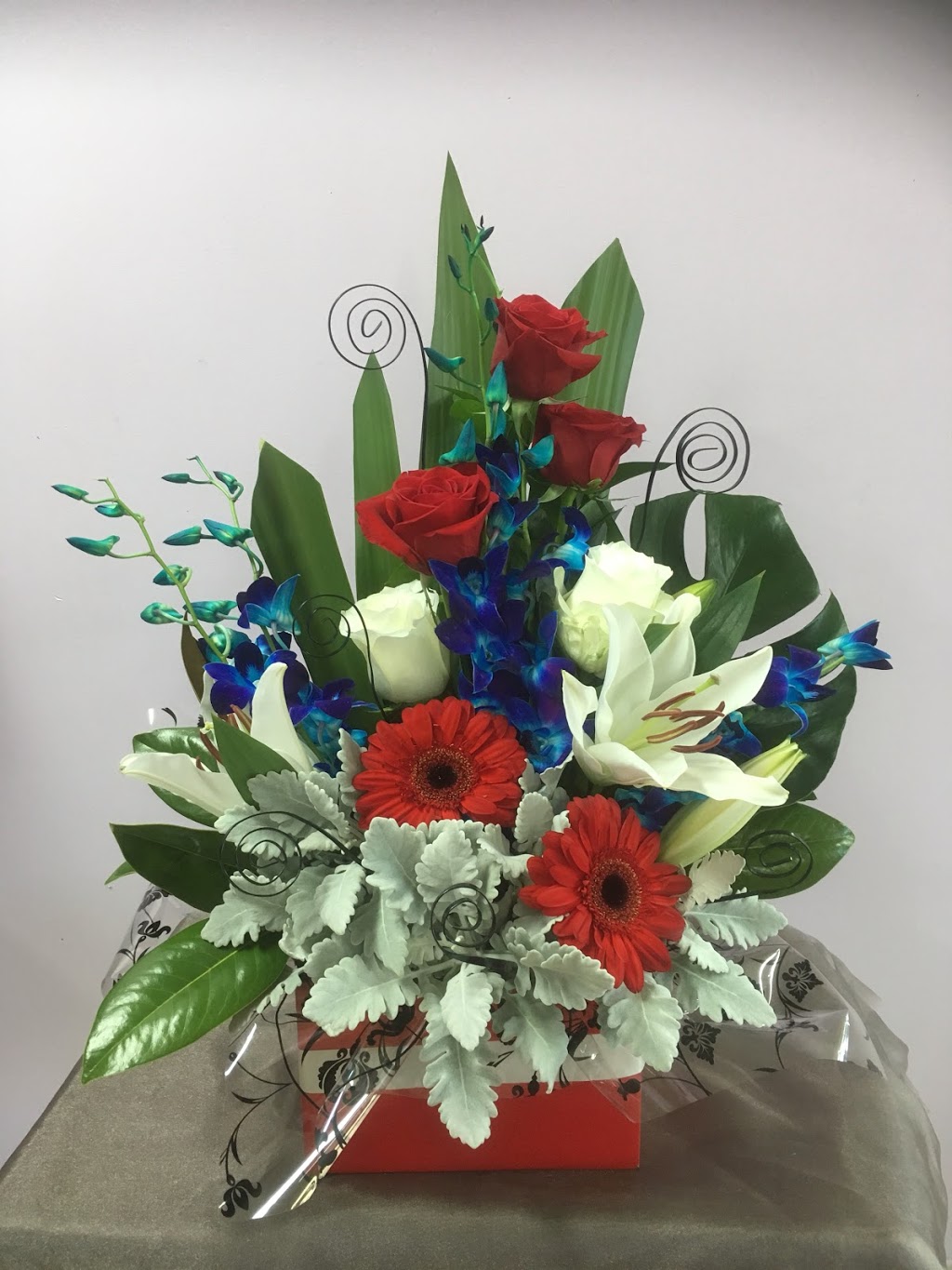 Ellies Flowers | florist | 57 Leabons Ln, Seven Hills NSW 2147, Australia | 0296761923 OR +61 2 9676 1923