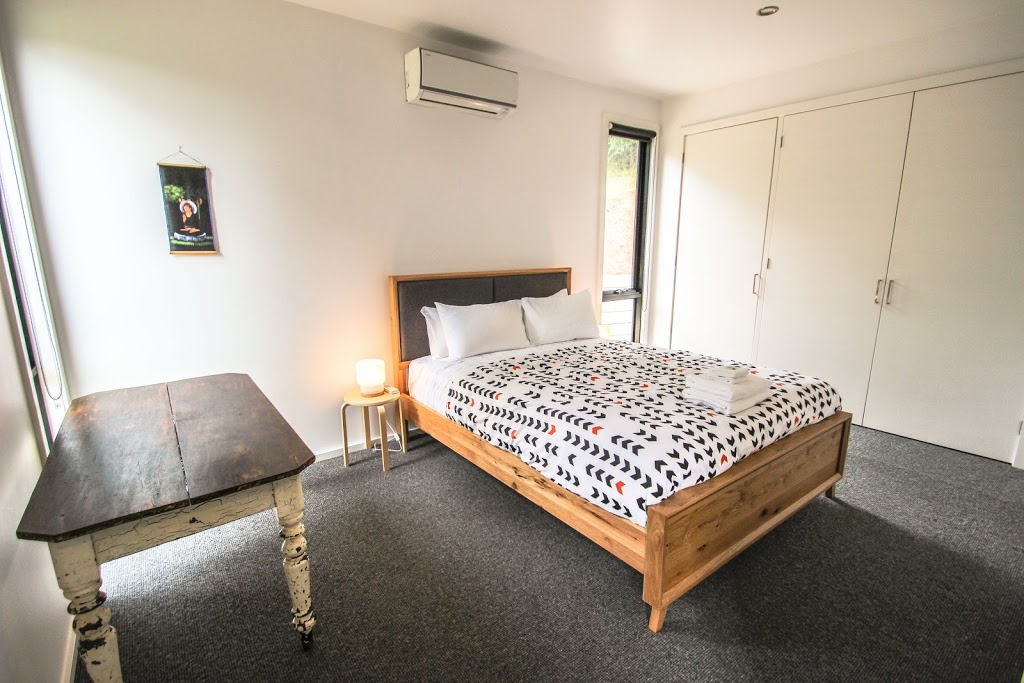 Apex House | lodging | 44 Mount Porepunkah Rd, Bright VIC 3741, Australia | 0357592555 OR +61 3 5759 2555