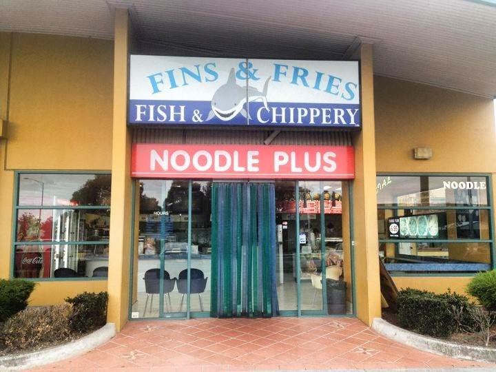 Fins & Fries Fish & Chippery | meal takeaway | 2-8 Victor Cres, Narre Warren VIC 3805, Australia | 0397058288 OR +61 3 9705 8288