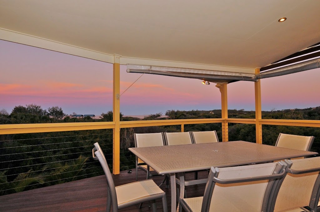 Beach Vista Holiday Home | 36 Atlantis Blvd, Agnes Water QLD 4677, Australia | Phone: (07) 4974 9470