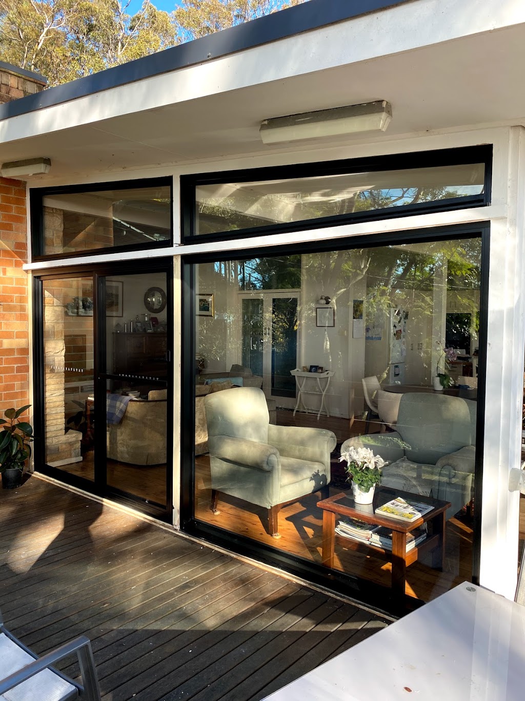 Master Glass & Glazing Newcastle | 829 Pacific Hwy, Belmont South NSW 2280, Australia | Phone: 0413 151 106