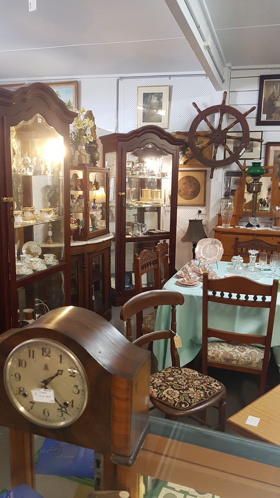 Bayside Antique & Collectables Centre | furniture store | 162 Bloomfield St, Cleveland QLD 4163, Australia | 0738210936 OR +61 7 3821 0936
