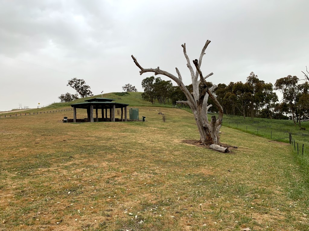 Huon Hill Lookout | tourist attraction | LOT 15, BAKERS Ln, Bandiana VIC 3694, Australia | 0260229300 OR +61 2 6022 9300