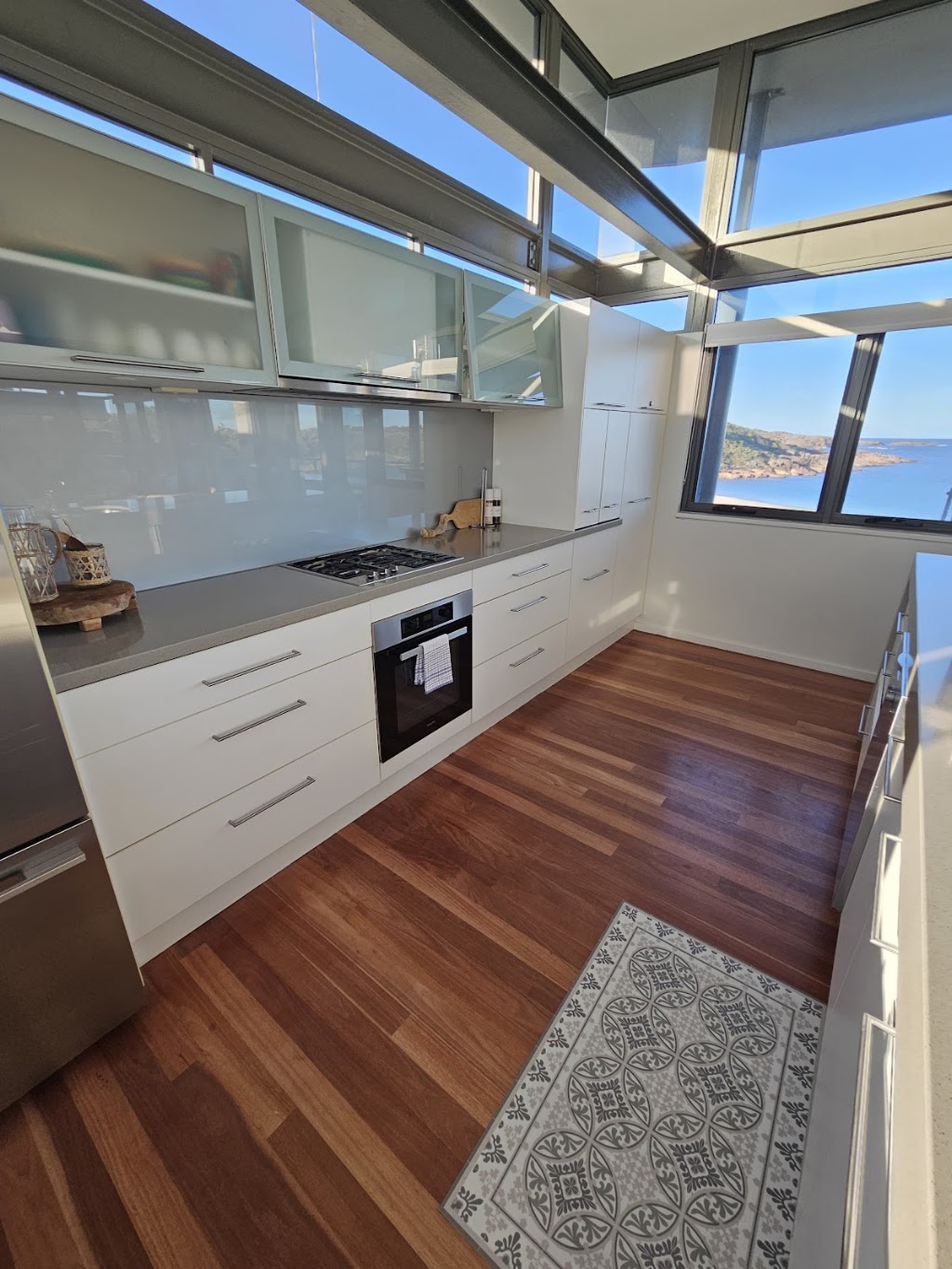 Custom Cleans | 11 Upton St, Soldiers Point NSW 2317, Australia | Phone: 0421 528 339