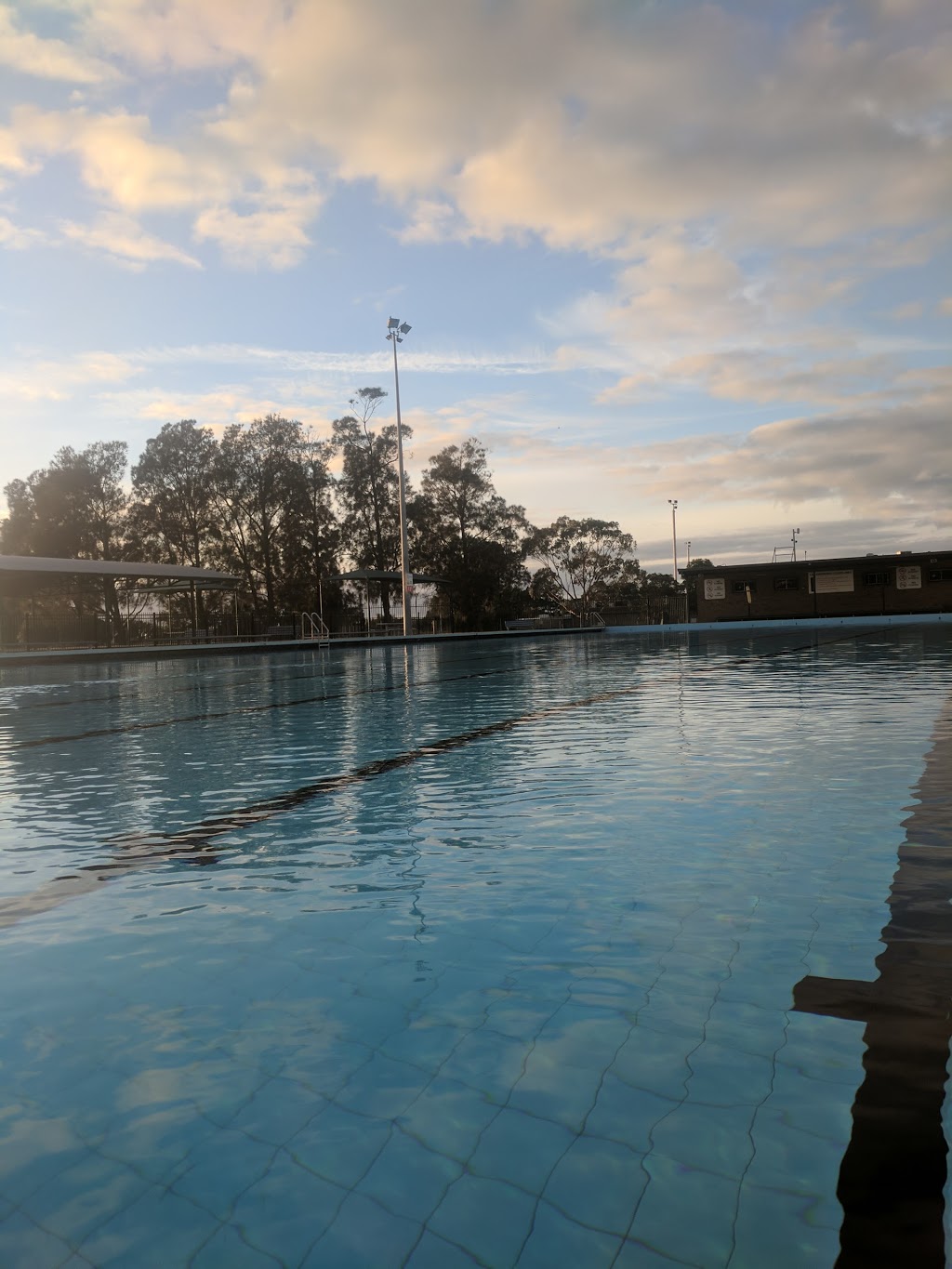 Berkeley Public Pool | 5 Winnima Way, Berkeley NSW 2506, Australia | Phone: (02) 4271 2929