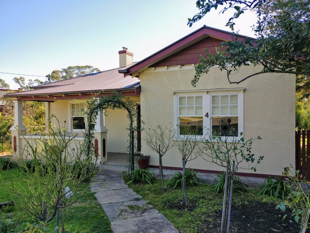 Darling House | lodging | 4 Johnstone St, Castlemaine VIC 3450, Australia | 0427721196 OR +61 427 721 196