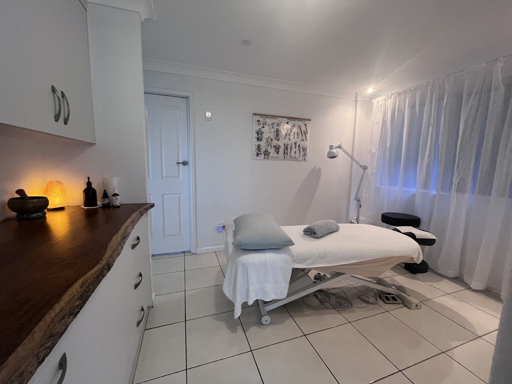 Kristan Turner. Bowen Therapist/ Remedial Therapies | 36 Stevenson St, Barlows Hill QLD 4703, Australia | Phone: 0431 371 360