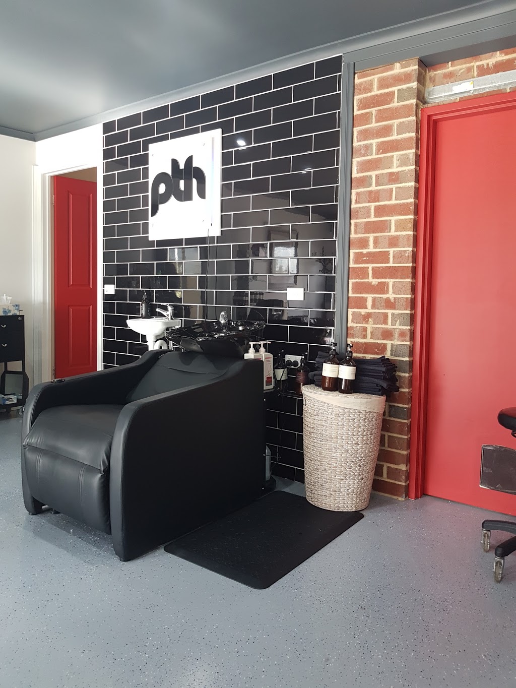 Paul Tabbitt Hairdressing | 101A Learmonth St, Buninyong VIC 3357, Australia | Phone: 0488 337 037