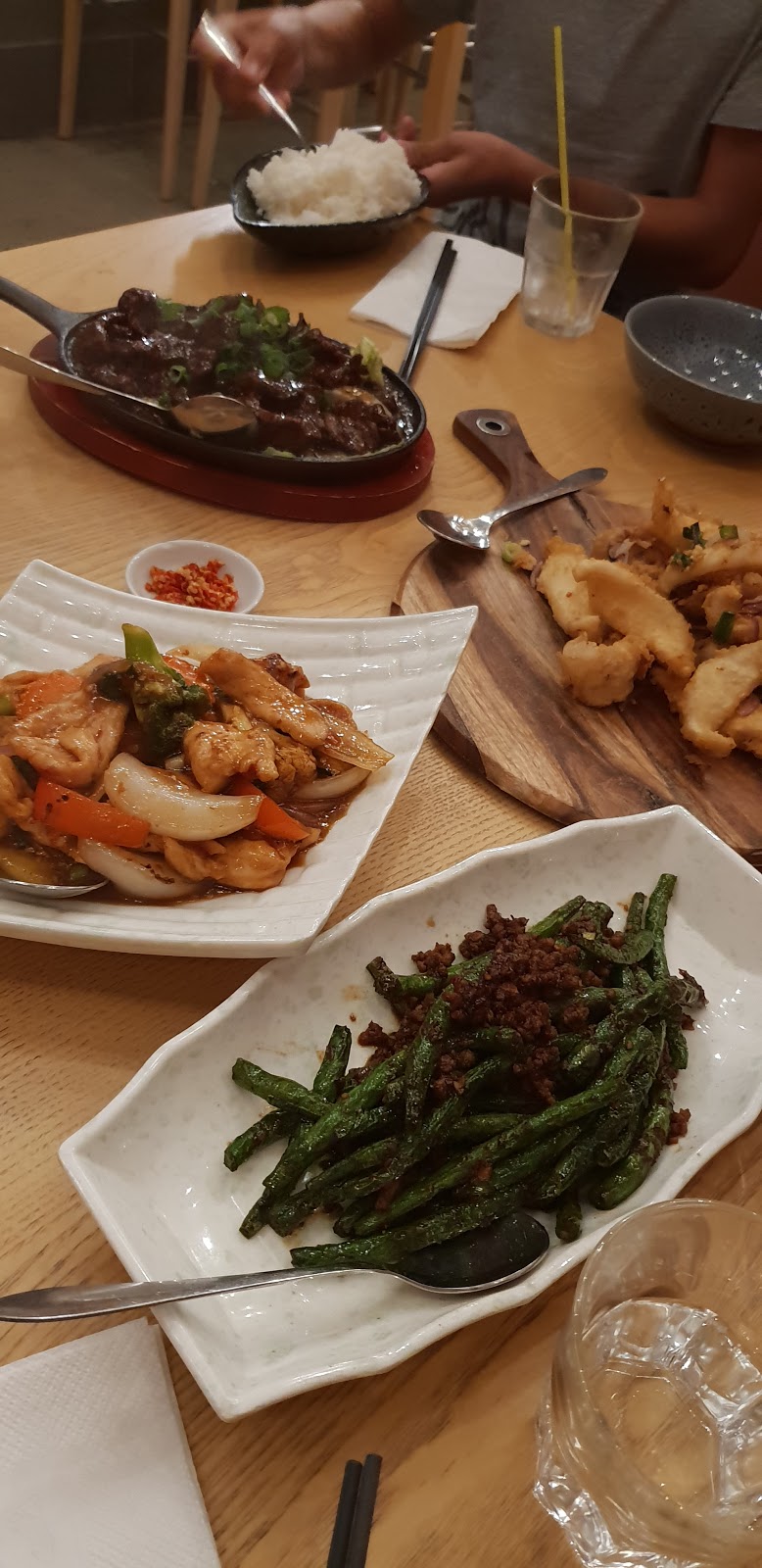 Moon Dragon Chinese Restaurant | restaurant | Moonee Market, SR05/2B Moonee Beach Rd, Moonee Beach NSW 2450, Australia | 0266537888 OR +61 2 6653 7888