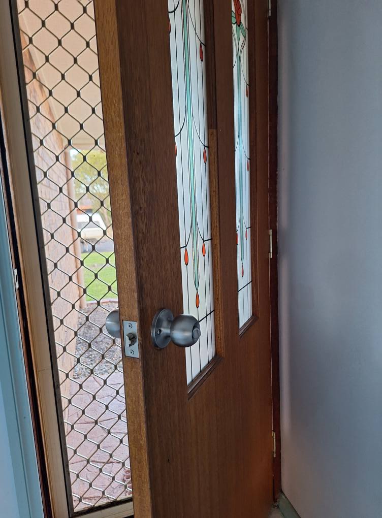 JSJ Doors & Windows | 1 Walsh Dr, Stanthorpe QLD 4380, Australia | Phone: (07) 4681 3322