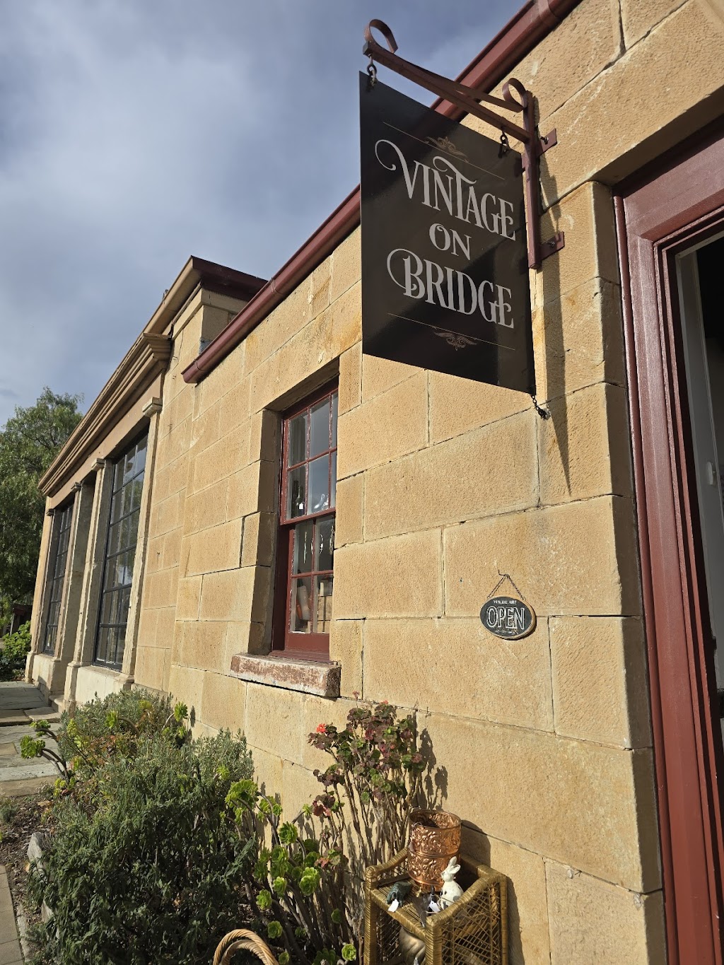 Vintage on Bridge | Bridge St, Richmond TAS 7025, Australia | Phone: 0406 724 107