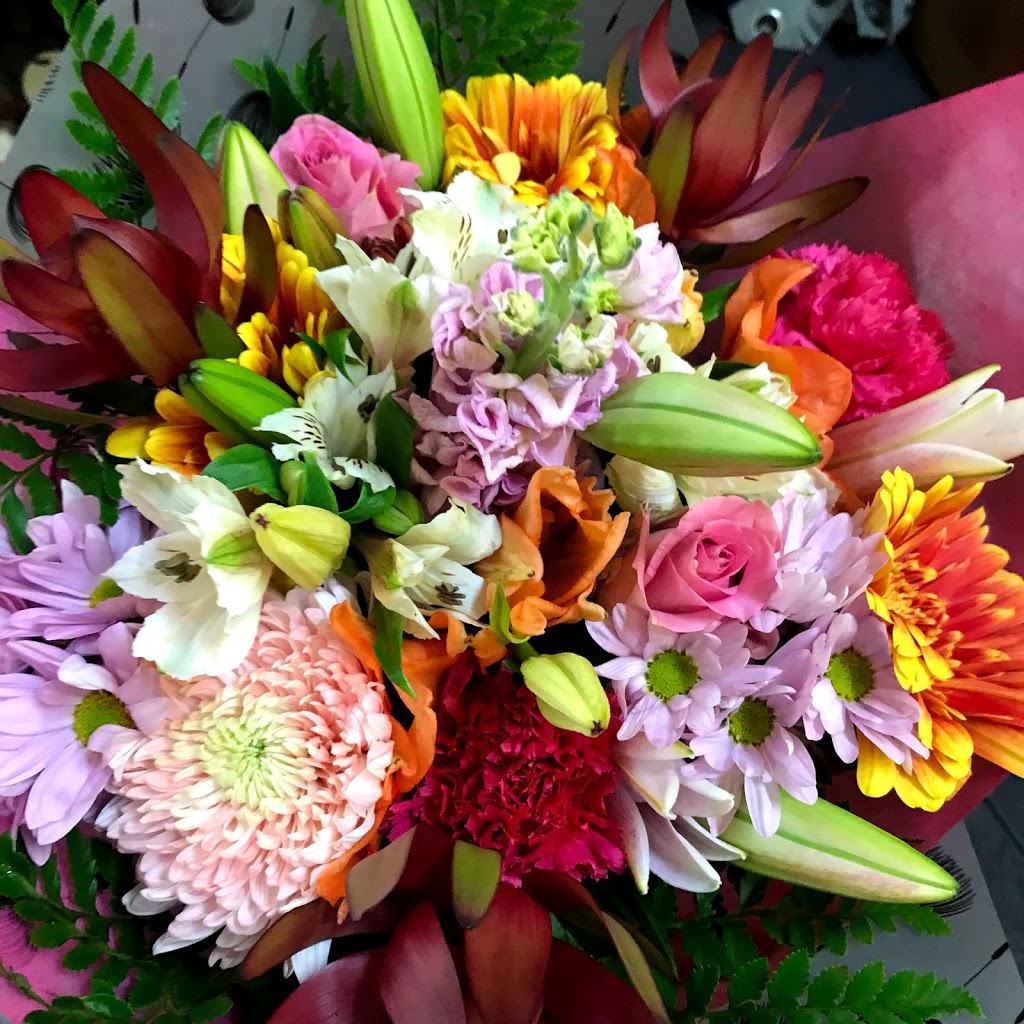 Flower Power Florist & Formal | florist | 149a Hoskins St, Temora NSW 2666, Australia | 0427348920 OR +61 427 348 920