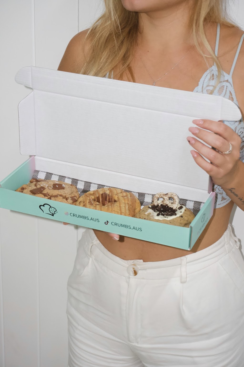 Crumbs Cookies Australia | Beachfront Markets, The Foreshore, Esplanade, Surfers Paradise QLD 4217, Australia | Phone: 0432 553 350
