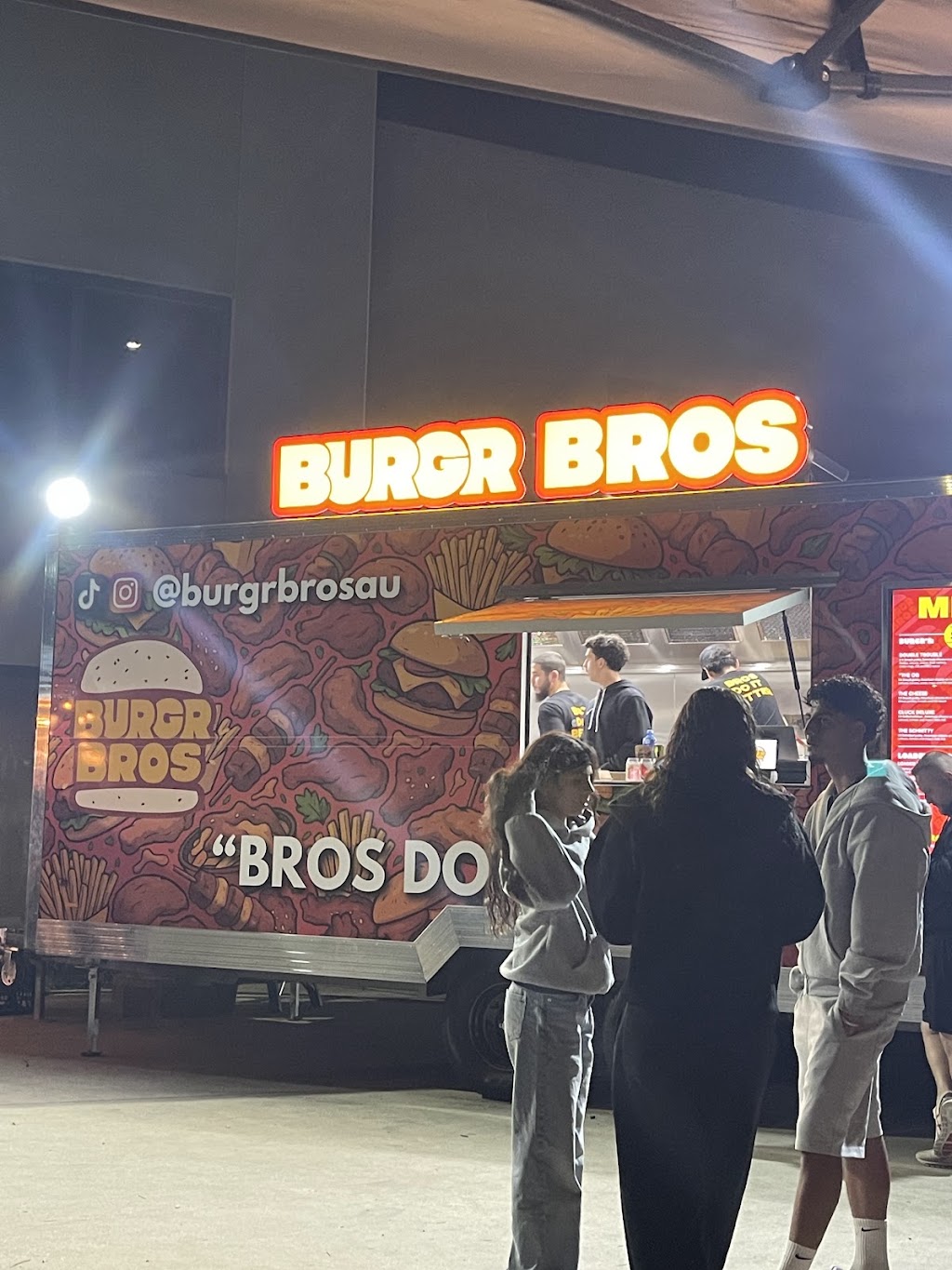 Burgr Bros | 7/5 Merryvale Rd, Minto NSW 2566, Australia | Phone: 0413 275 487