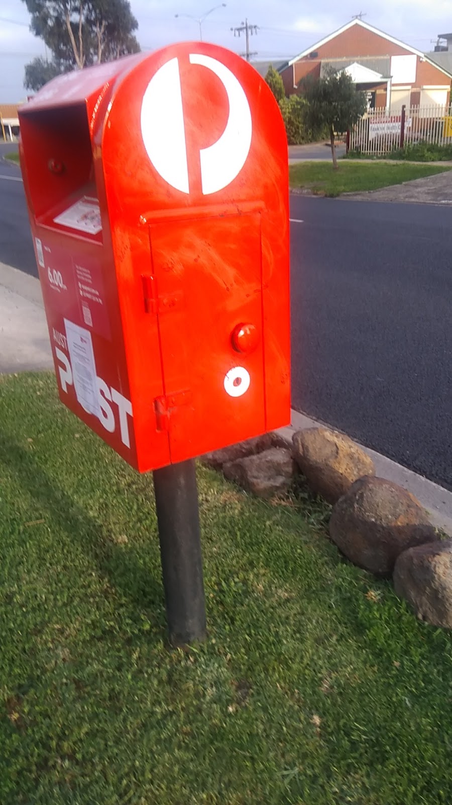 Australia post drop box | post office | 183 Jukes Rd, Fawkner VIC 3060, Australia