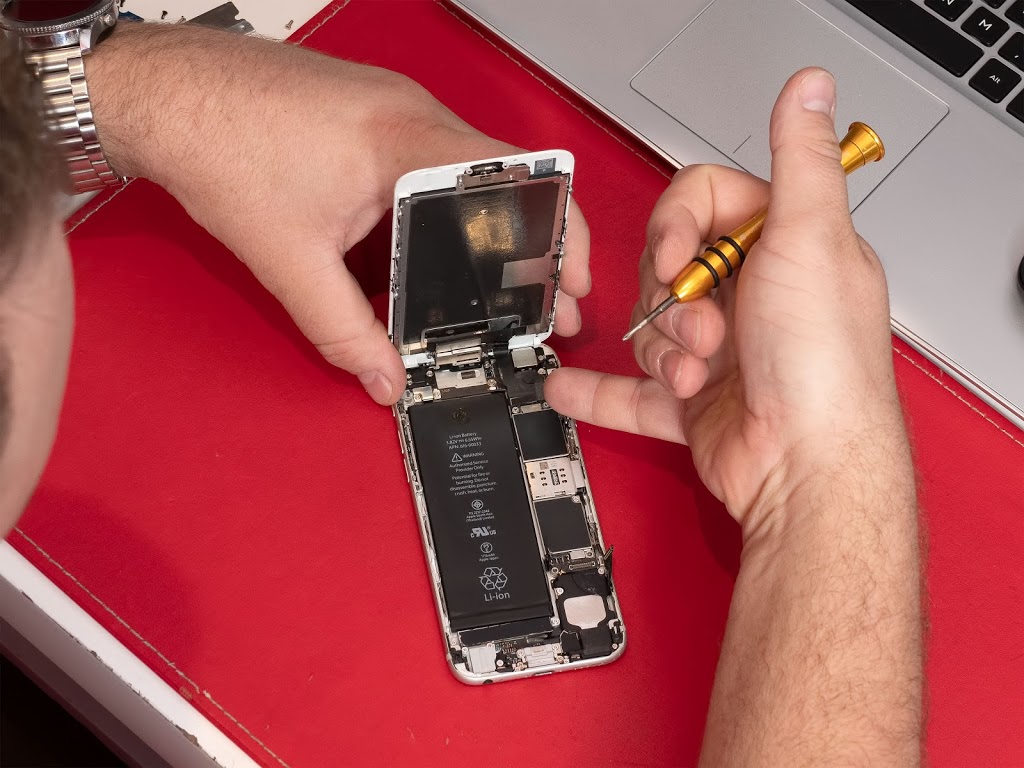 iPhone Screen Repair Brisbane, Cracked iPad Repairs, Samsung Gal | electronics store | Shop 98, Capalaba Park Shopping Centre, 51 Redland Bay Road, Capalaba QLD 4157, Australia | 0732452238 OR +61 7 3245 2238