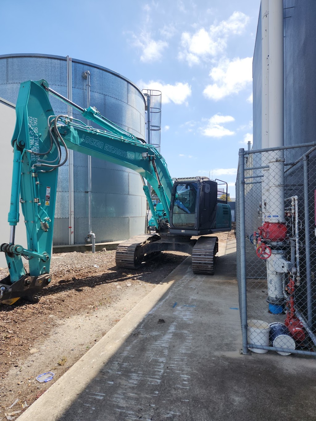 Locked Excavations | 10 Cranneys Ln, Trentham VIC 3458, Australia | Phone: 0429 609 270