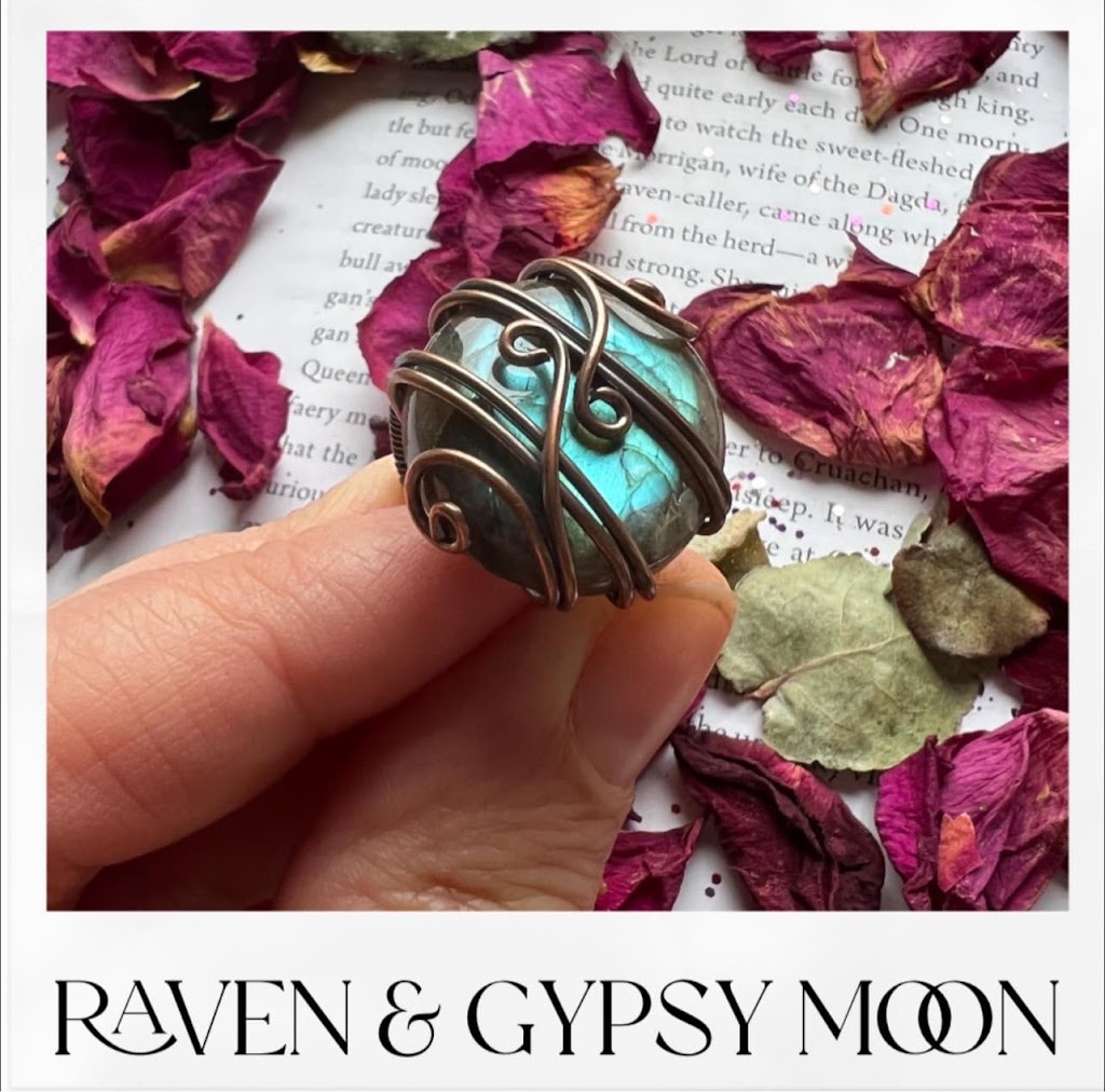 Raven + Gypsy Moon | 18 Serenity Pl, Diamond Creek VIC 3089, Australia | Phone: 0417 520 303