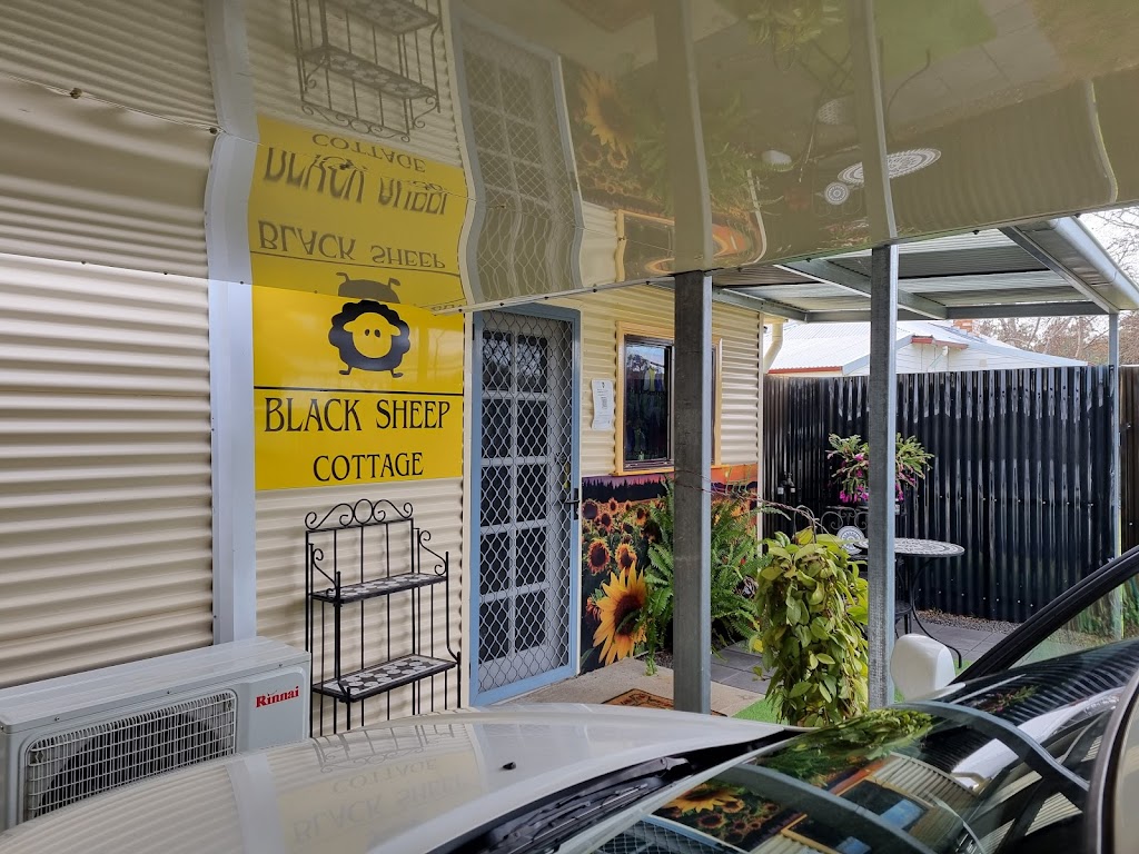 Black Sheep Cottage | 62A Lachlan St, Hay NSW 2711, Australia | Phone: 0428 227 909