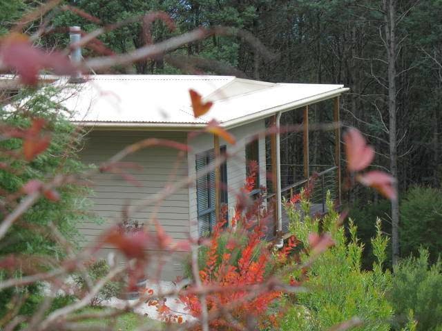 Lyrebird Cottages | lodging | 140 Moora Rd, Mount Toolebewong VIC 3777, Australia | 0414920939 OR +61 414 920 939